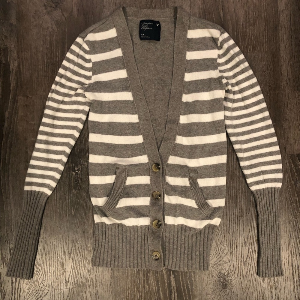 American Eagle | Cardigan | Small 🤍